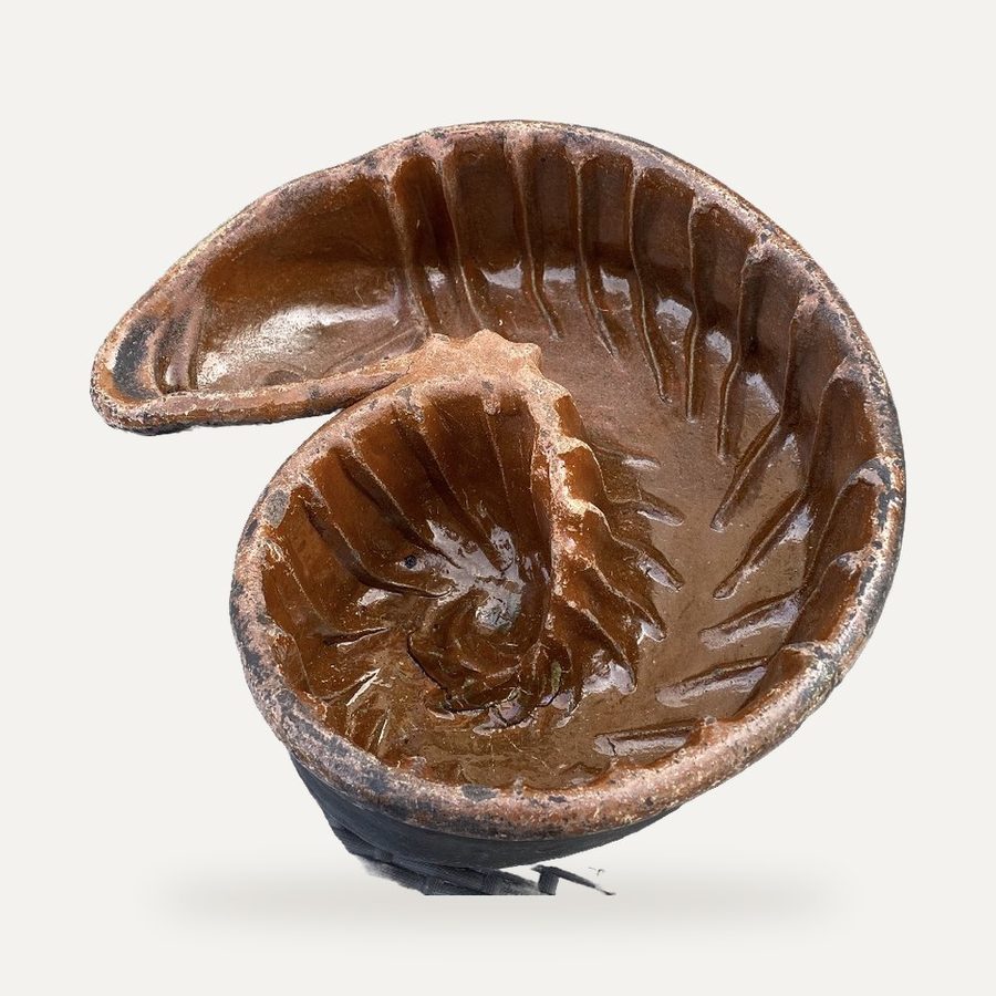 Rare moule à gâteaux en terre cuite vernissée