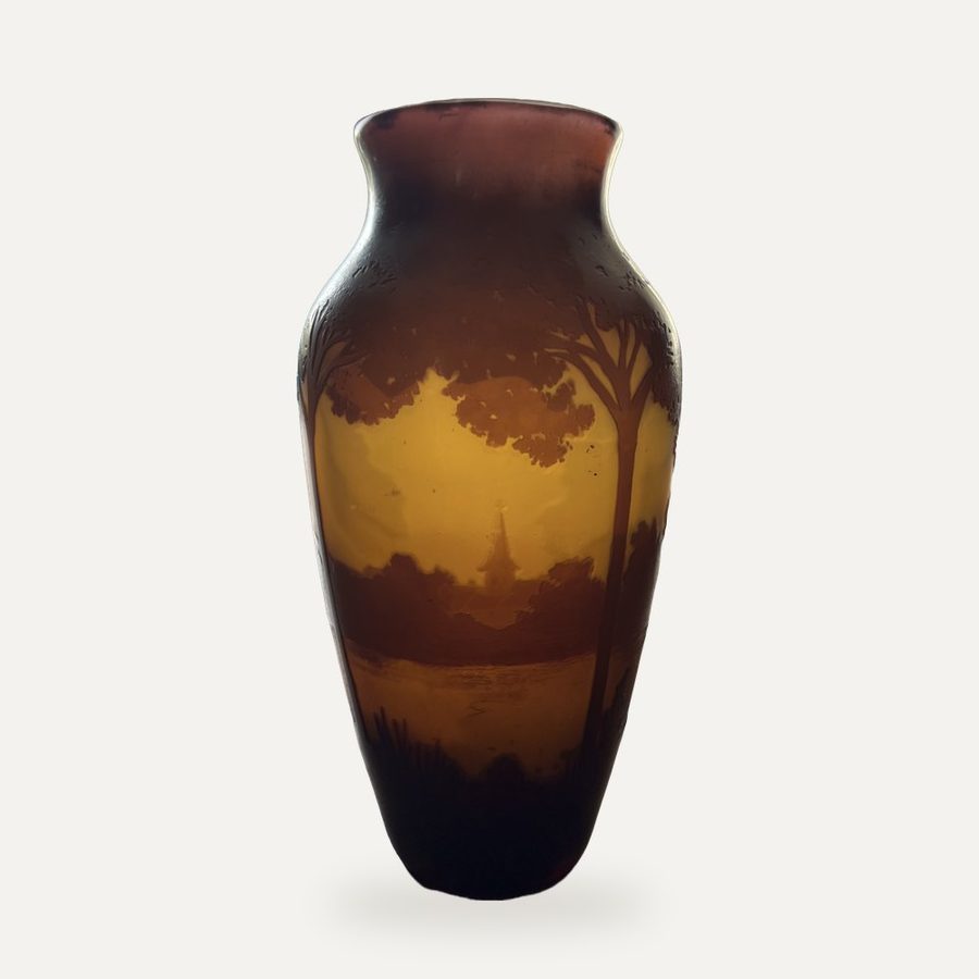 Vase en verre gravé à l'acide, paysage lacustre